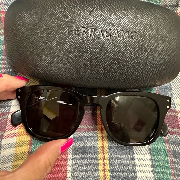 Salvatore Ferragamo Classic Black Sunglasses - Picture 1 of 3